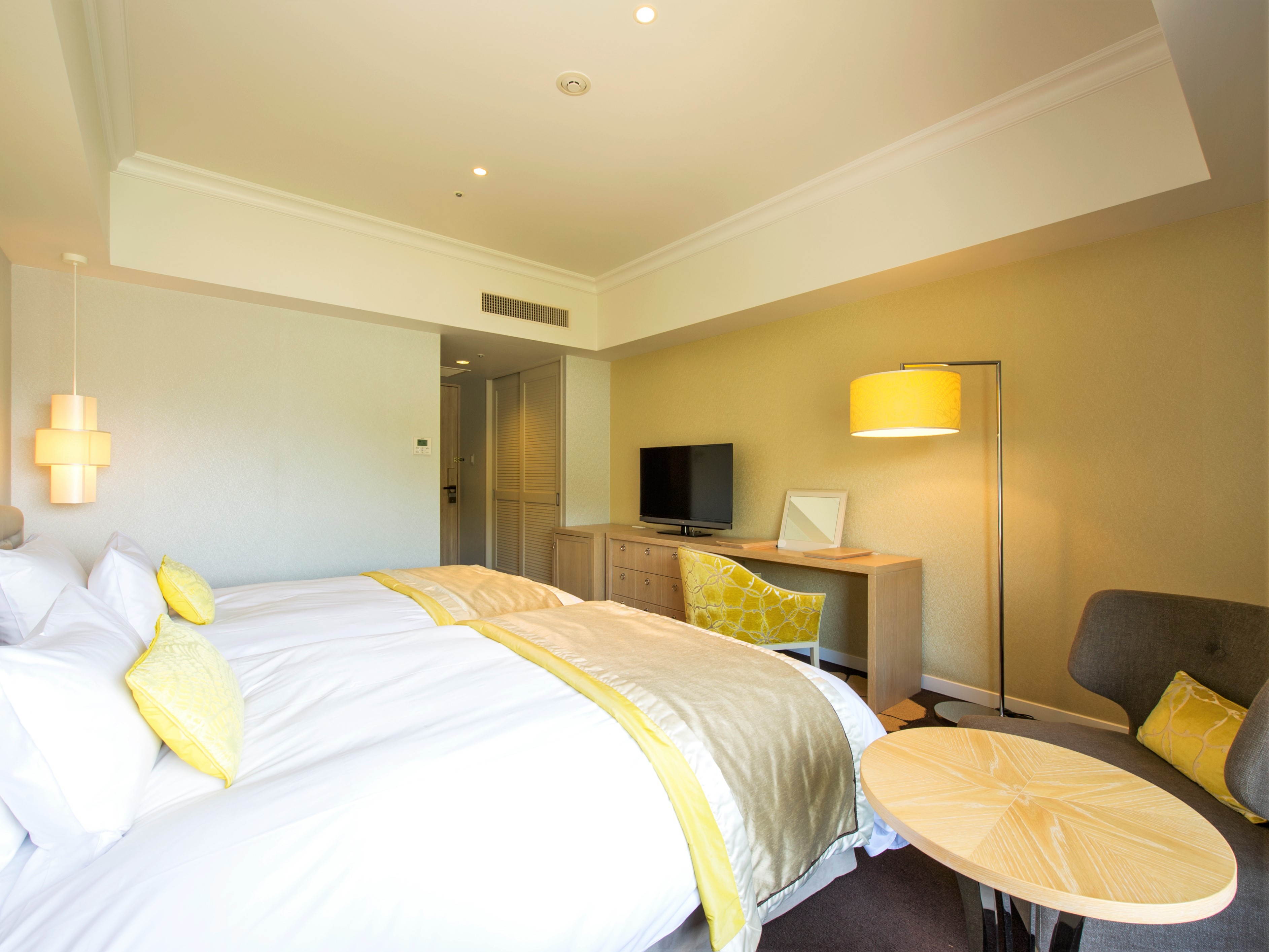 Premium, Single, Twin Beds, Station View