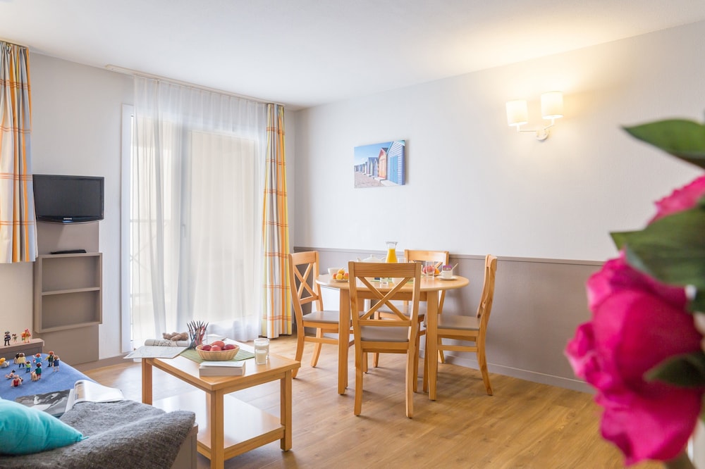 PIERRE & VACANCES RESIDENCE LA BAIE DES SABLES 28/50