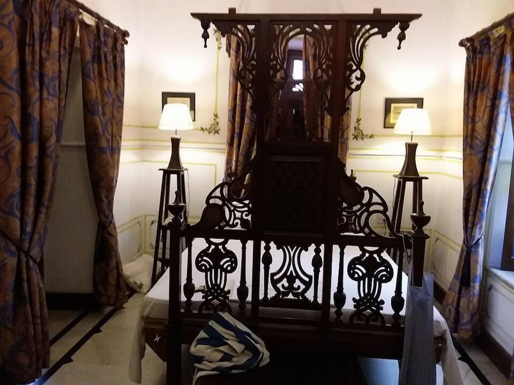 HOTEL RANGNIWAS PALACE 28/52