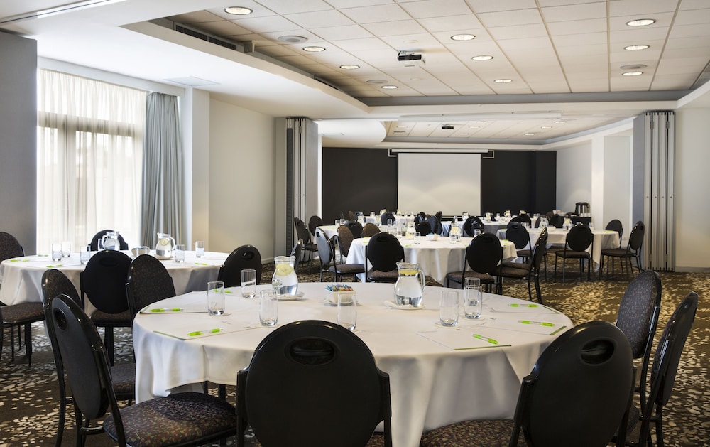 Holiday Inn Melbourne Airport 34/46