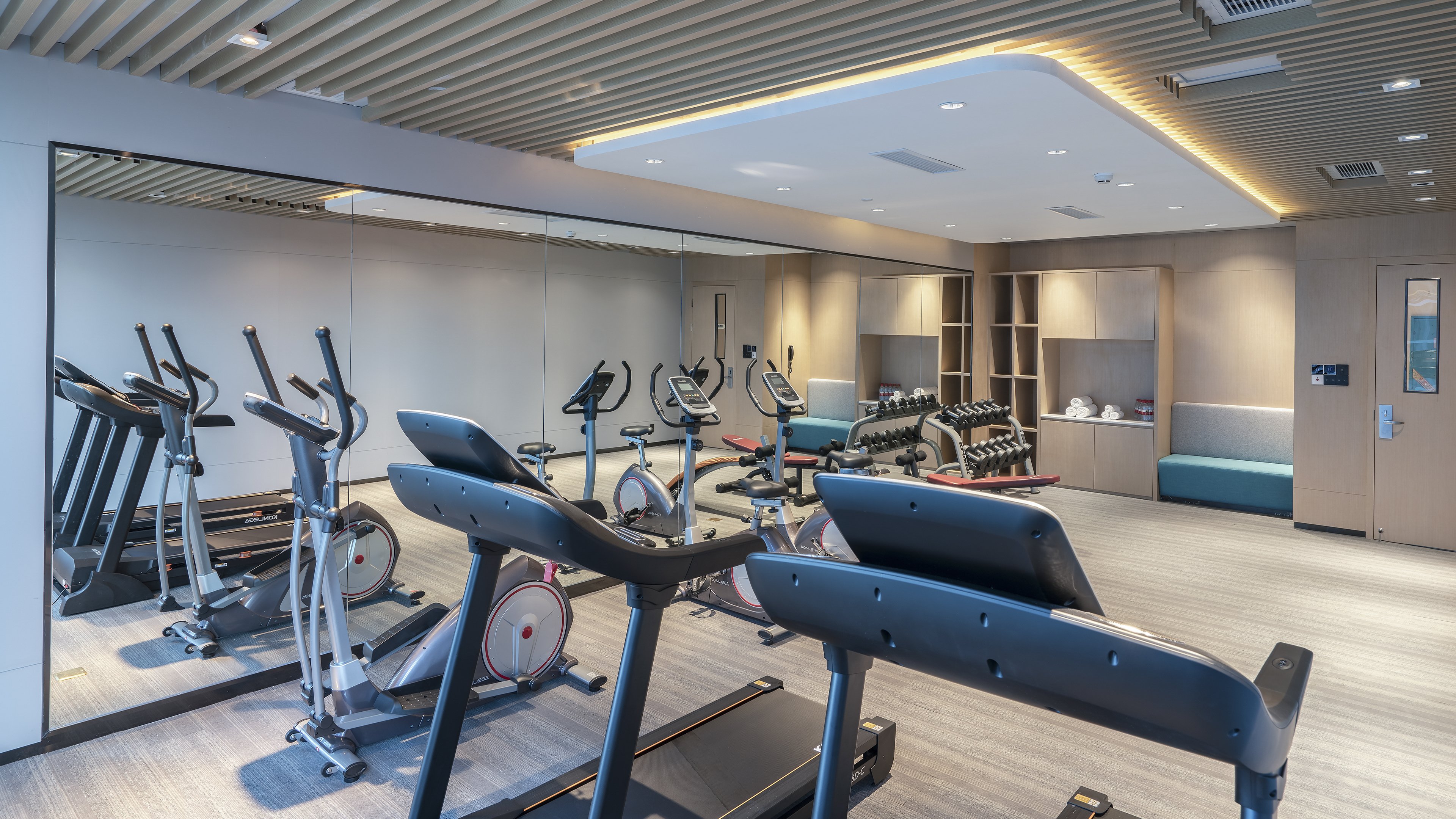 Holiday Inn Express Changsha Wuyi Plaza by IHG 8/21