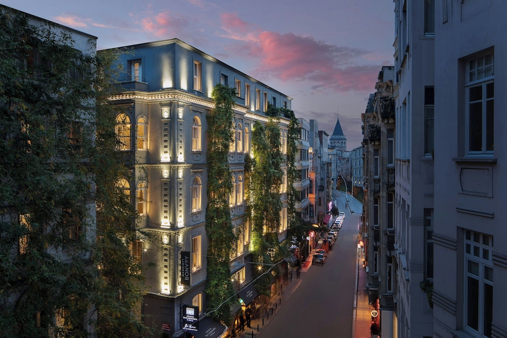 Adahan DeCamondo Pera Autograph Collection in ISTANBUL