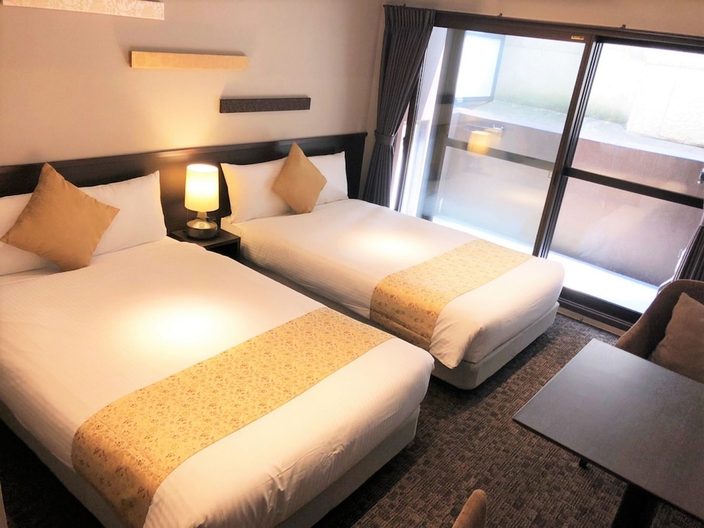 Rinn Sanjo Ohashi East 23/69