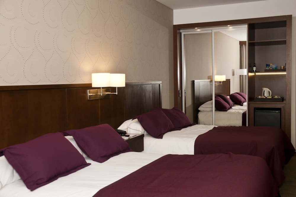 Ian Hotel (ex Howard Johnson Palermo) 13/54