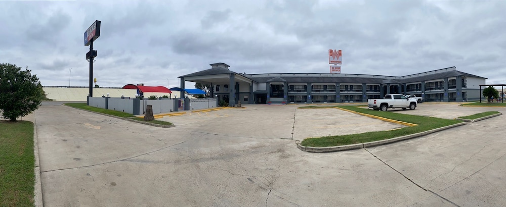 Texas Inn & Suites Raymondville 43/55