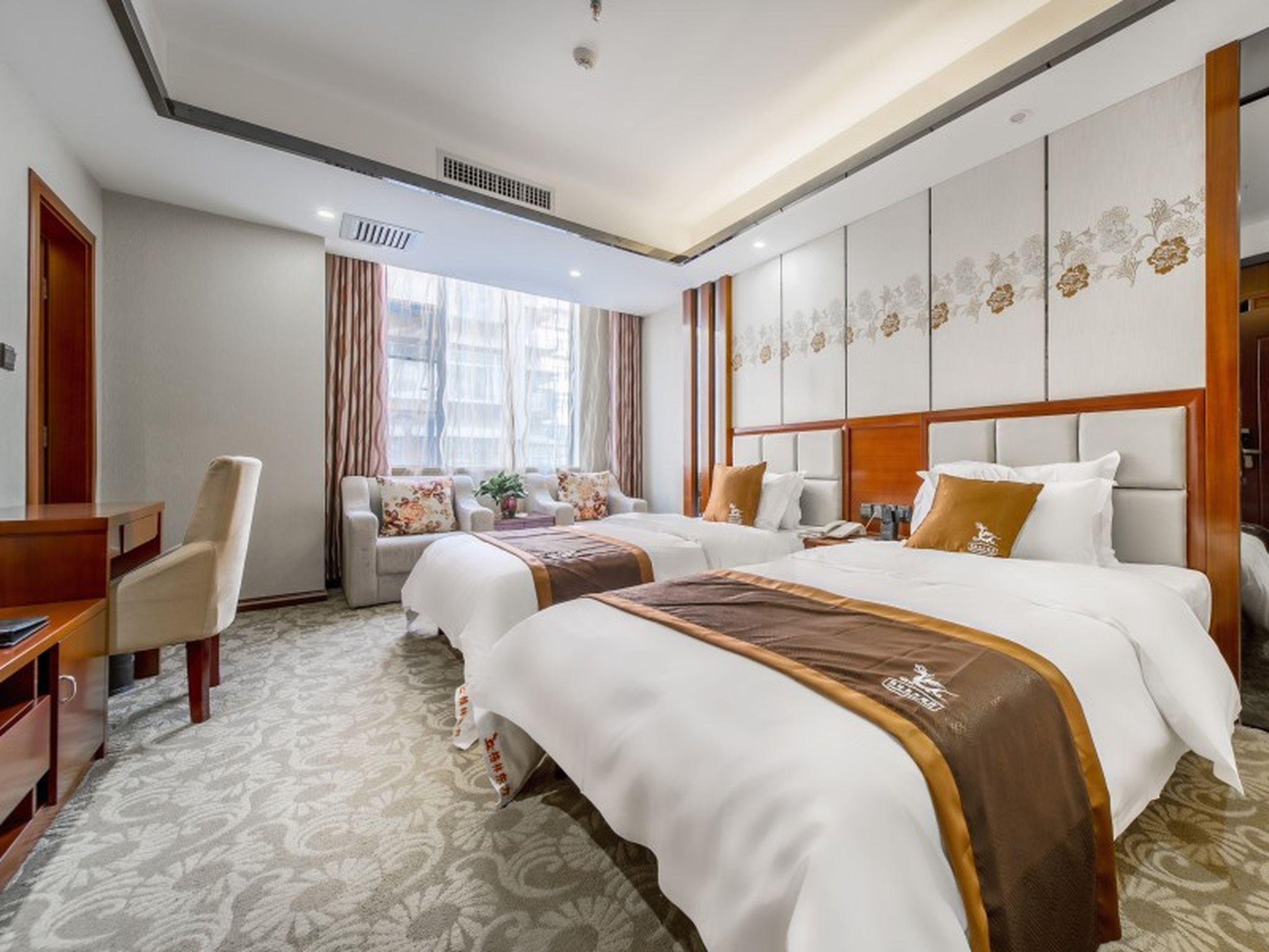 Oriental, Twin Beds