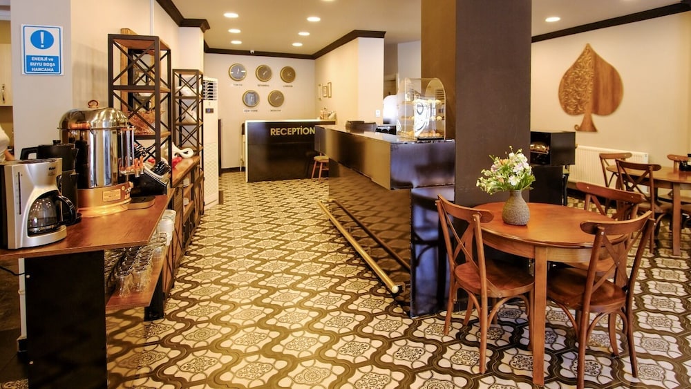 Maca Otel 27/32
