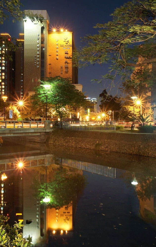 Sol Hotel 1/65