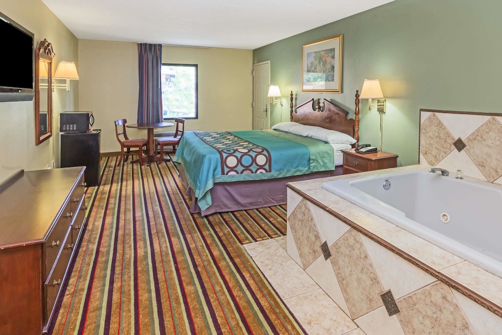 Super 8 by Wyndham Norcross/I-85 Atlanta 8/21