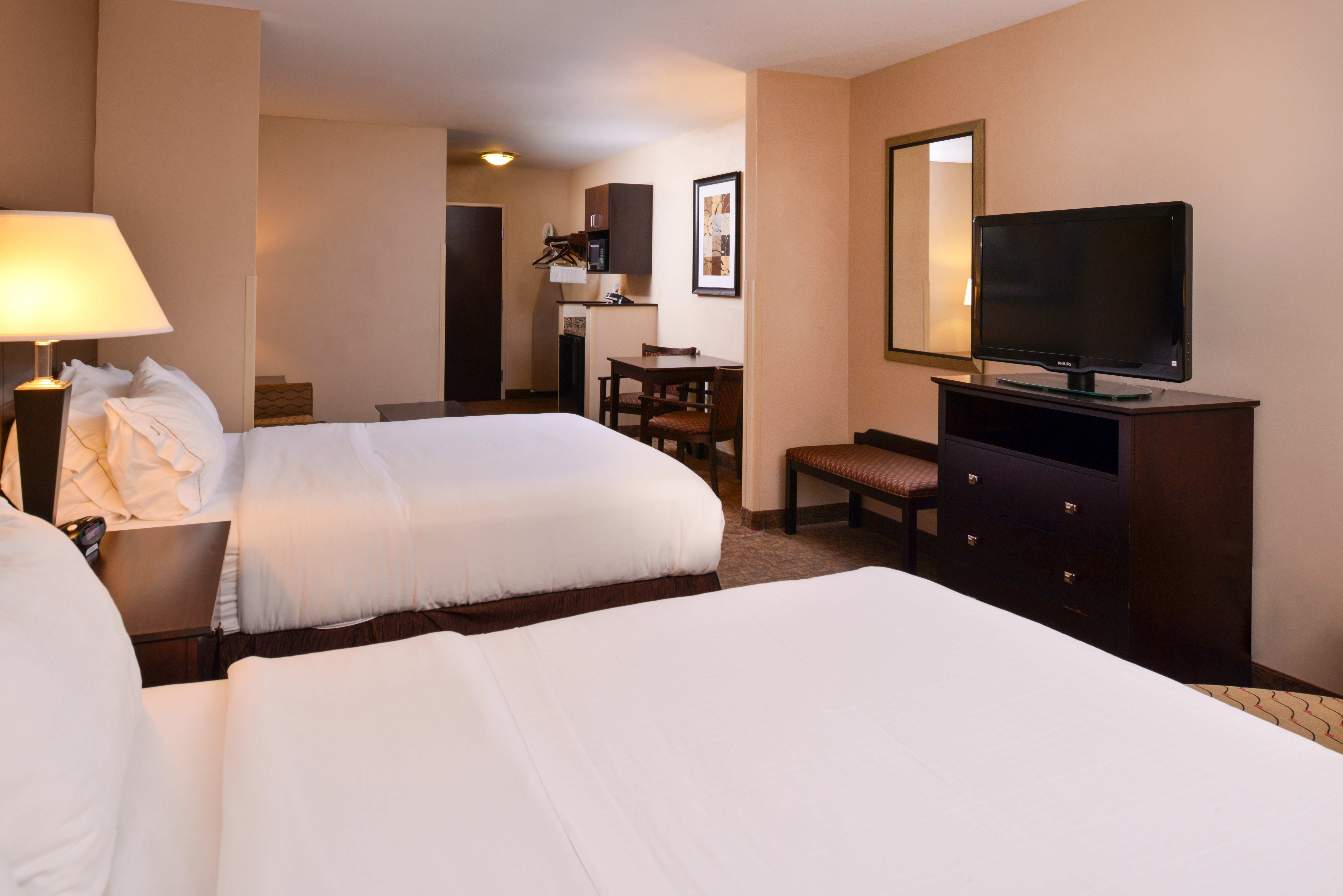 Holiday Inn Express Hotel And Suites Fairmont 31/64
