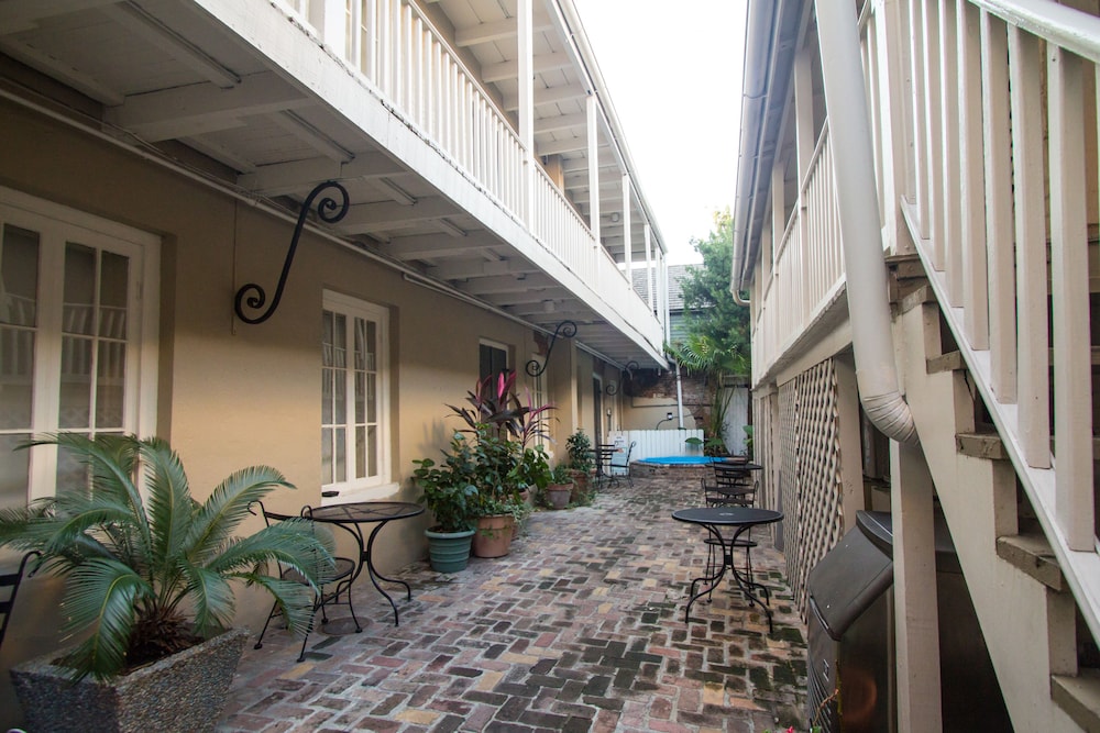 Inn On Ursulines 11/45