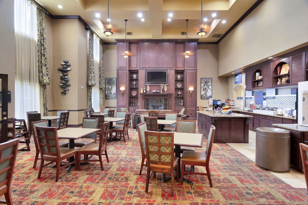 Holiday Inn Express Hotel And Suites Dfw West Hurst 60/74
