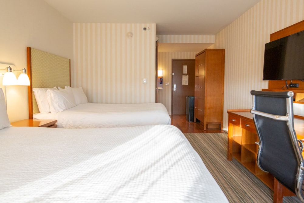 Holiday Inn Express Columbus Airport Easton Ex Four Points By Sheraton Columbus Ohio Airport 11/45