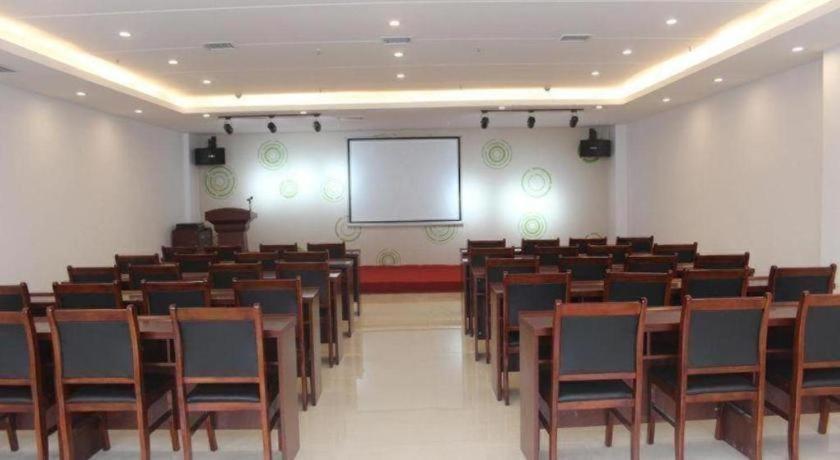 GreenTree Inn Heze Cao County Zhuangzhai Town Eastern Times City Business Hotel 43/47