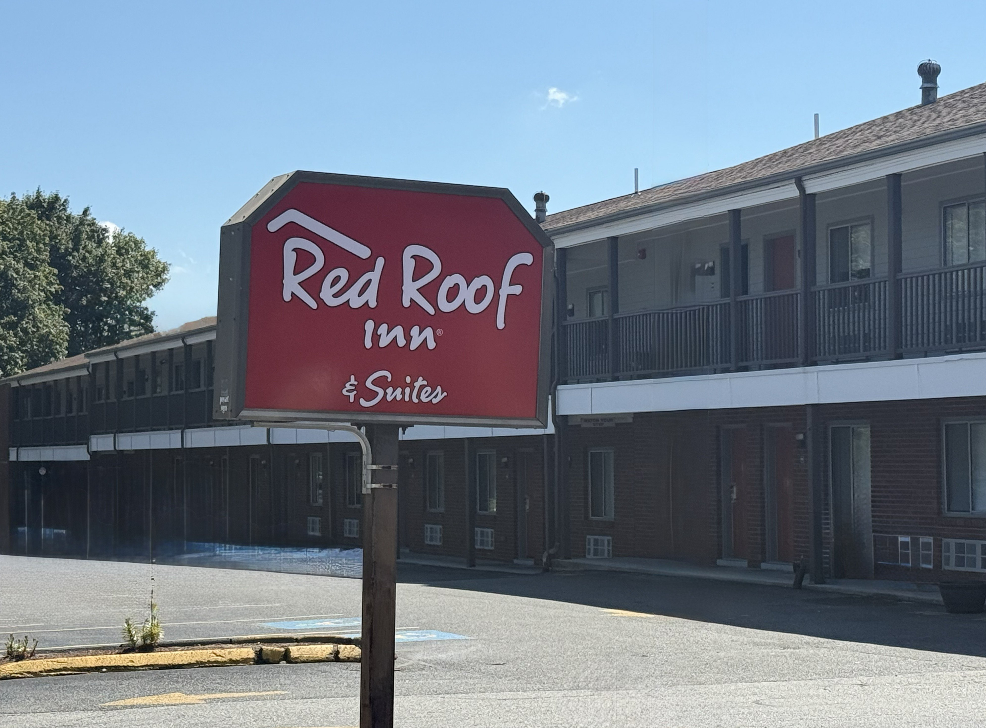 Rodeway Inn Swansea, MA 41/42