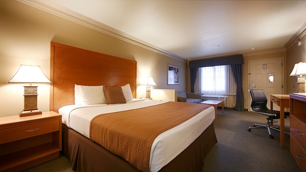 Best Western Inn & Suites Lemoore 11/36