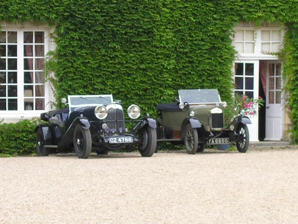 Chateau Du Plessis-Anjou 21/36