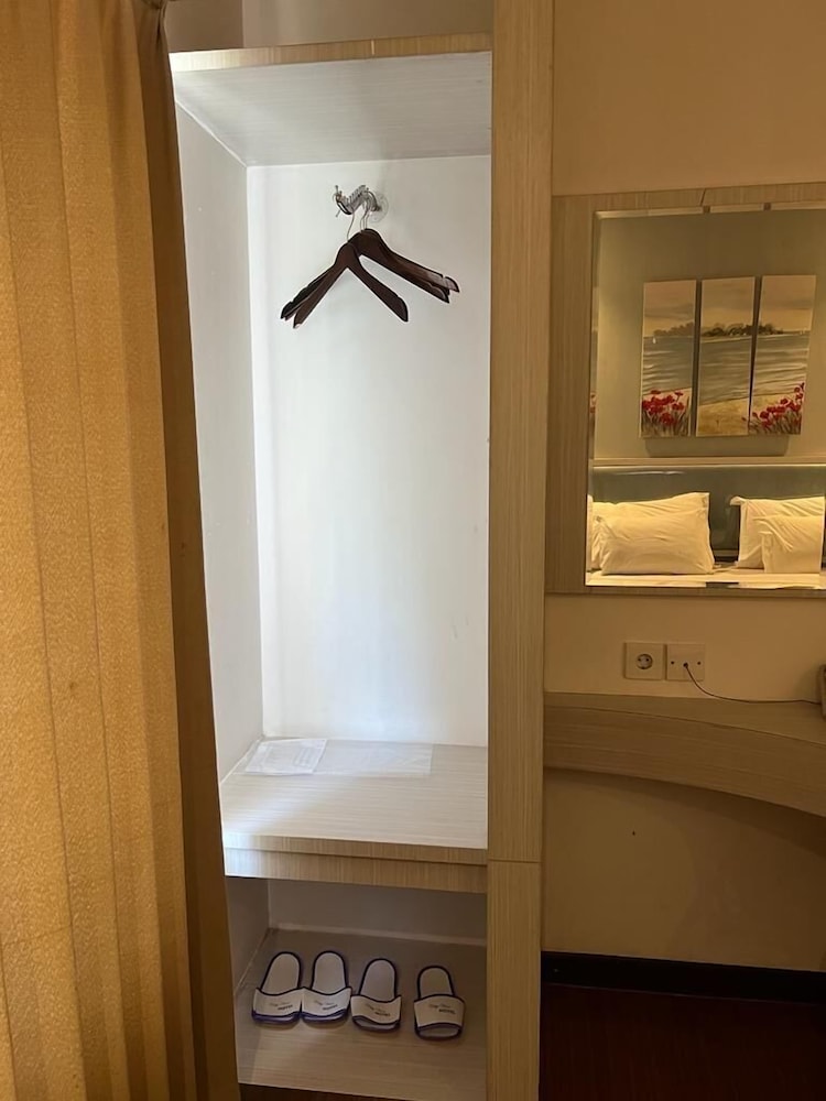 Ayla City Hotel 33/57