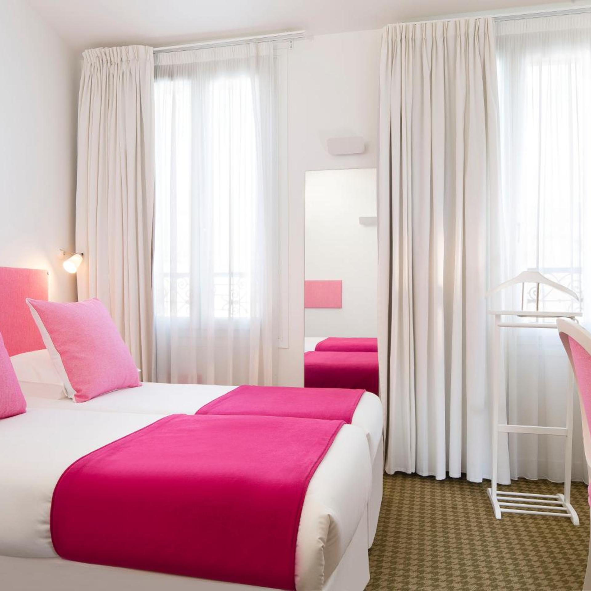 Adjoining, Double Bed، Hotel Mistral 2/7