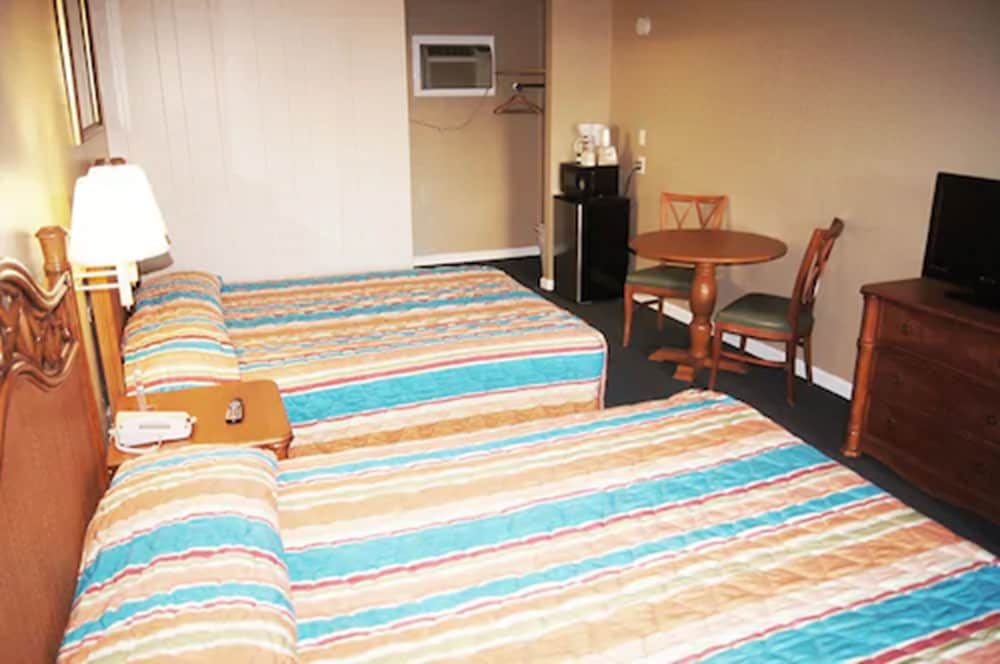 The Oceanfront Viking Motel 12/40