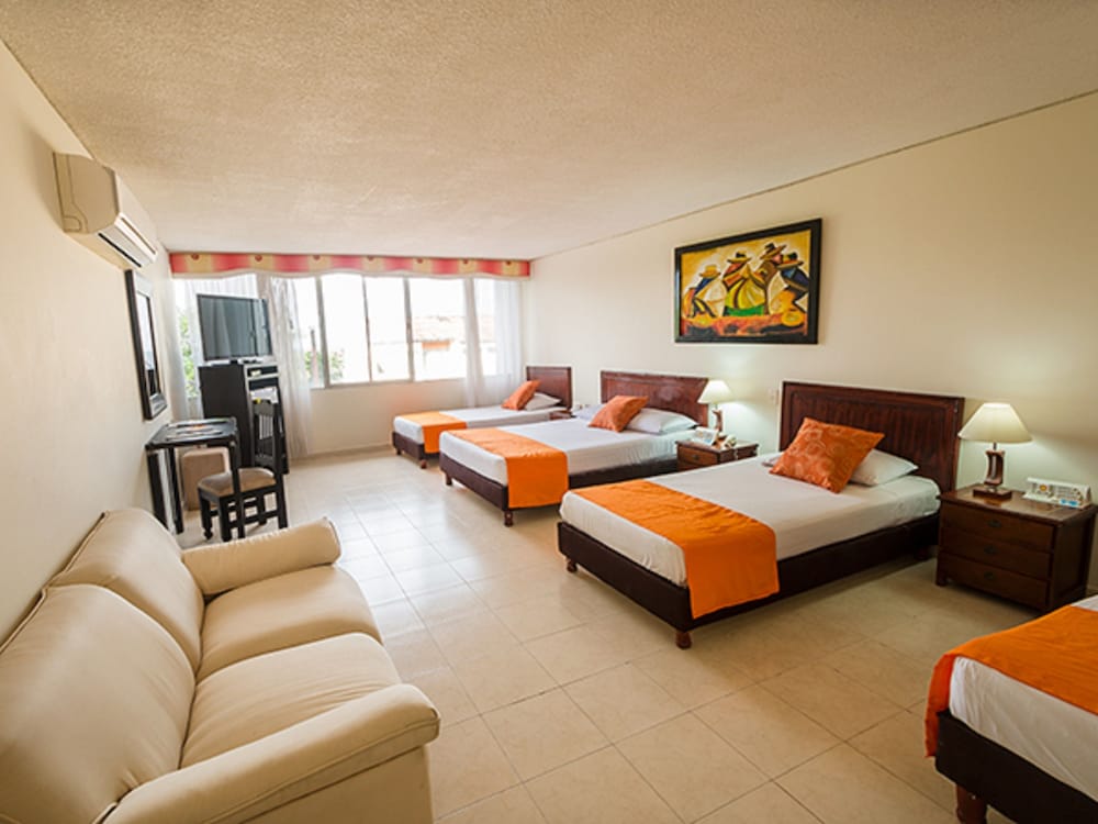 Hotel Del Llano 22/64