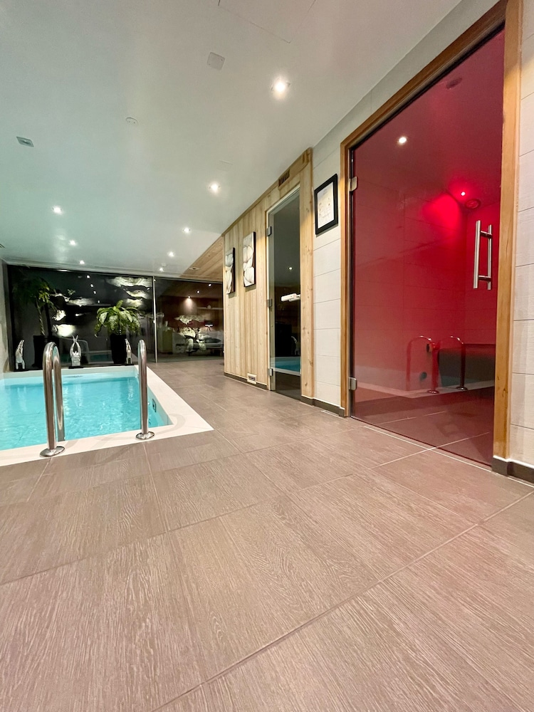 Hostellerie Le Petit Manoir 40/54