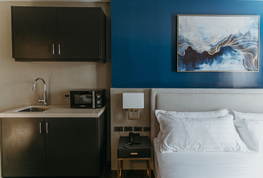 Pvl Suites 13/33