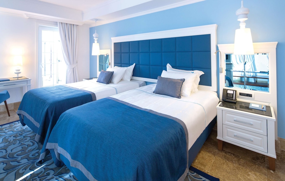 3 Bedrooms, Sea, Azure, Villa