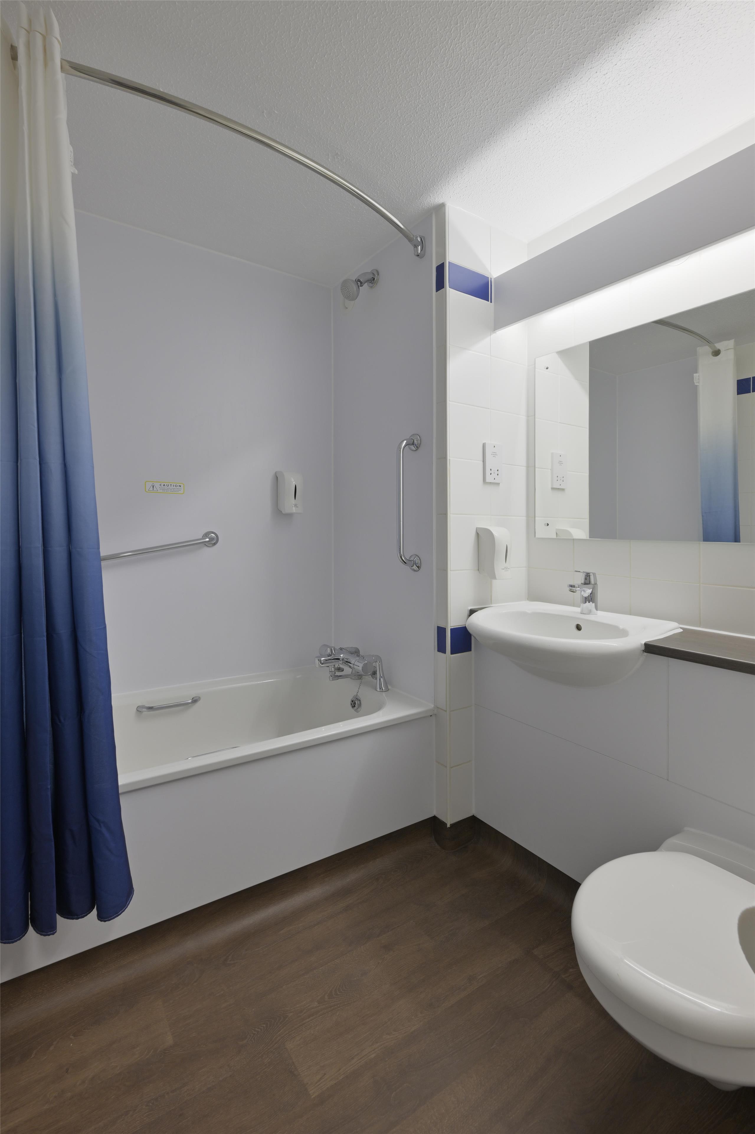 Travelodge Kettering 22/23