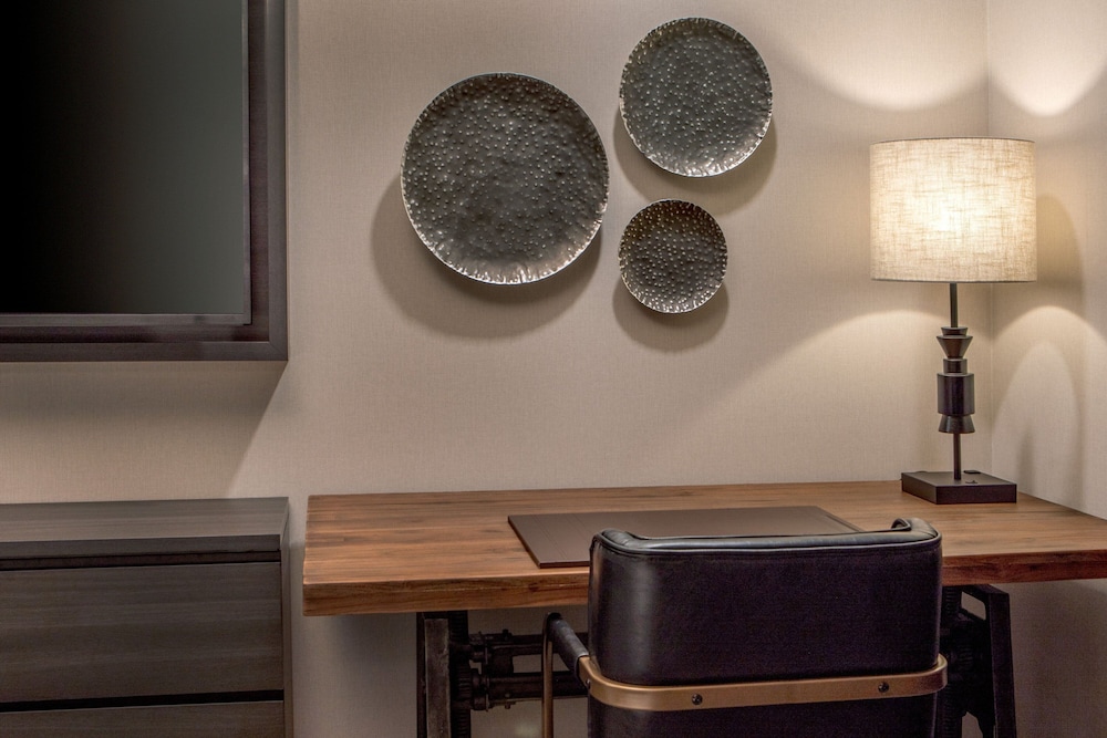 The Artisan at Tuscan Village, Salem, a Tribute Portfolio Hotel 10/50