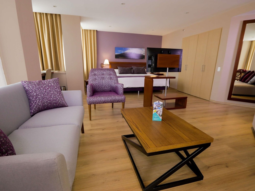 Mercure Alameda Quito 57/77