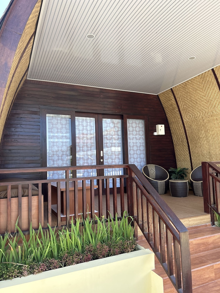 Bayview Beach Resort East Lombok 30/49