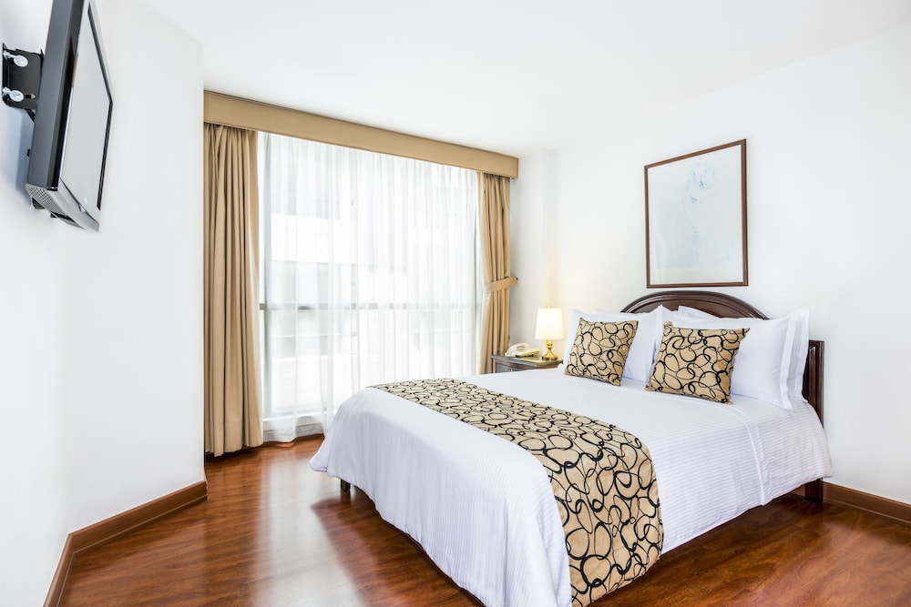 Travelers Apartamentos Y Suites Fontana Plaza 3/47