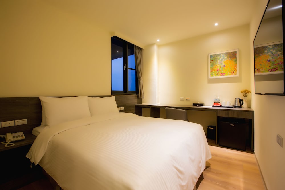 Fangliao Hotel 24/65