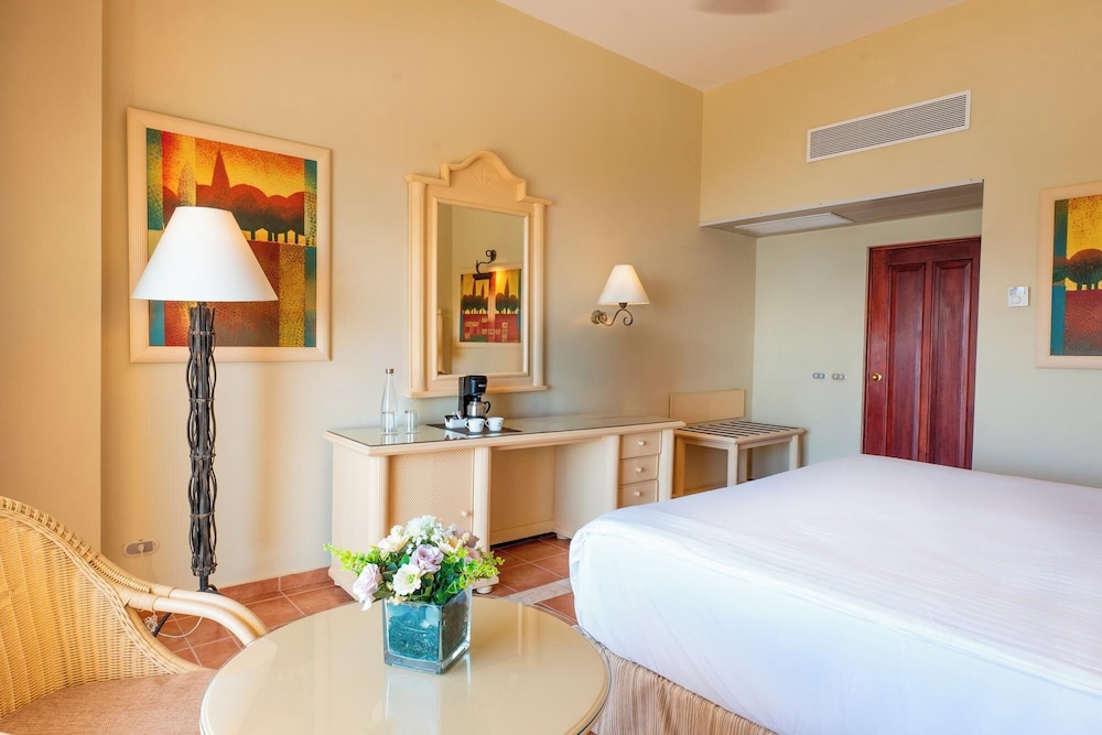 Eurostars Grand Cayacoa 20/50
