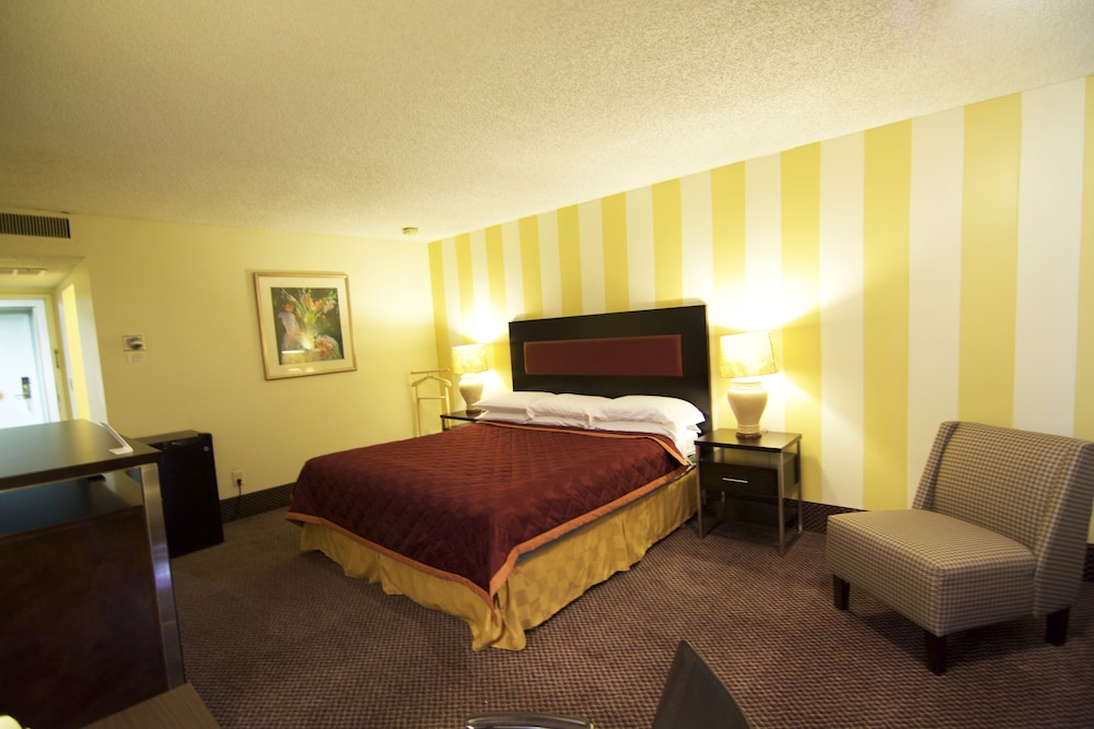 Royal Plaza Inn Indio 13/61