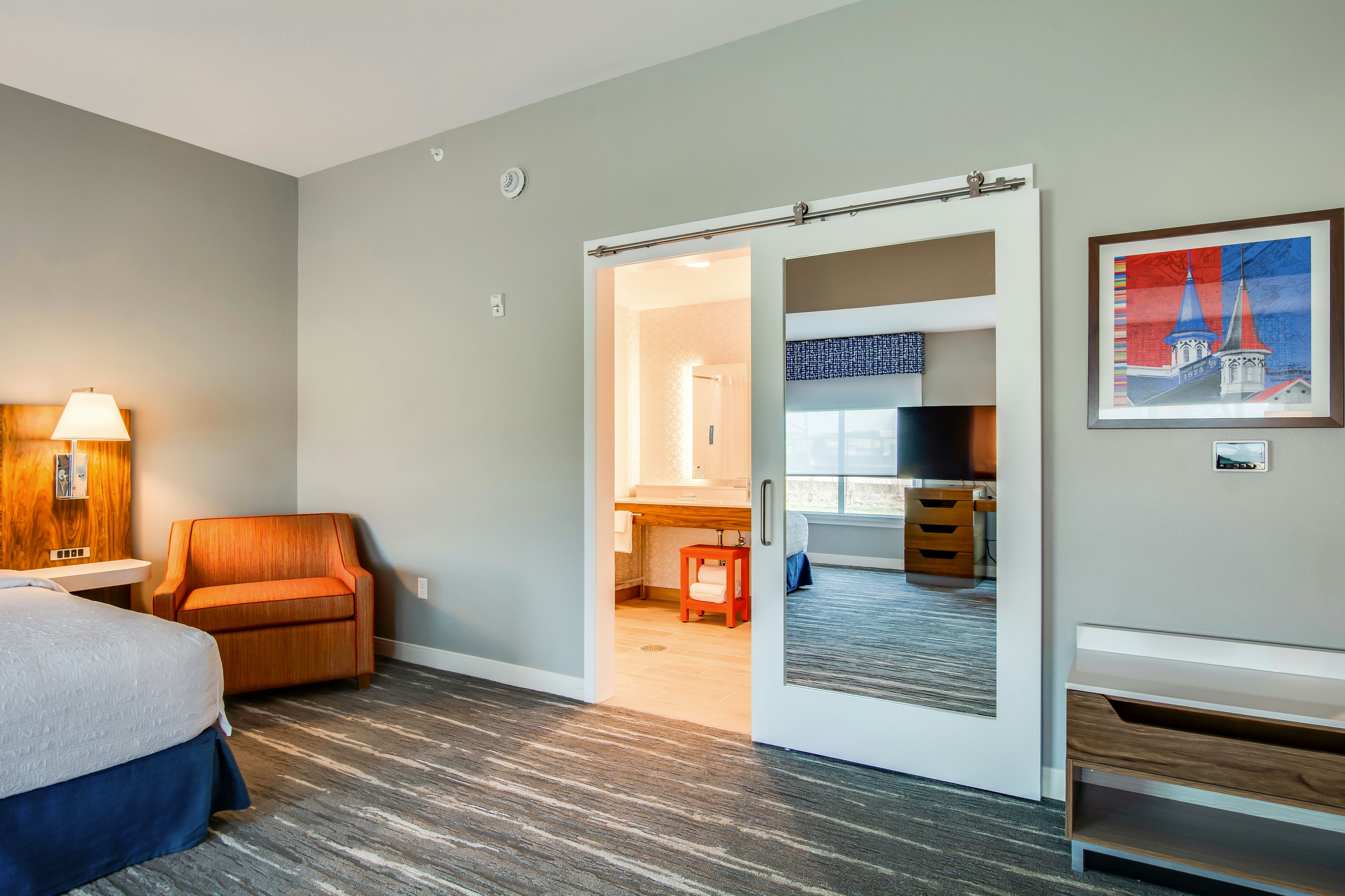 STUDIO, KING BED, ACCESSIBLE