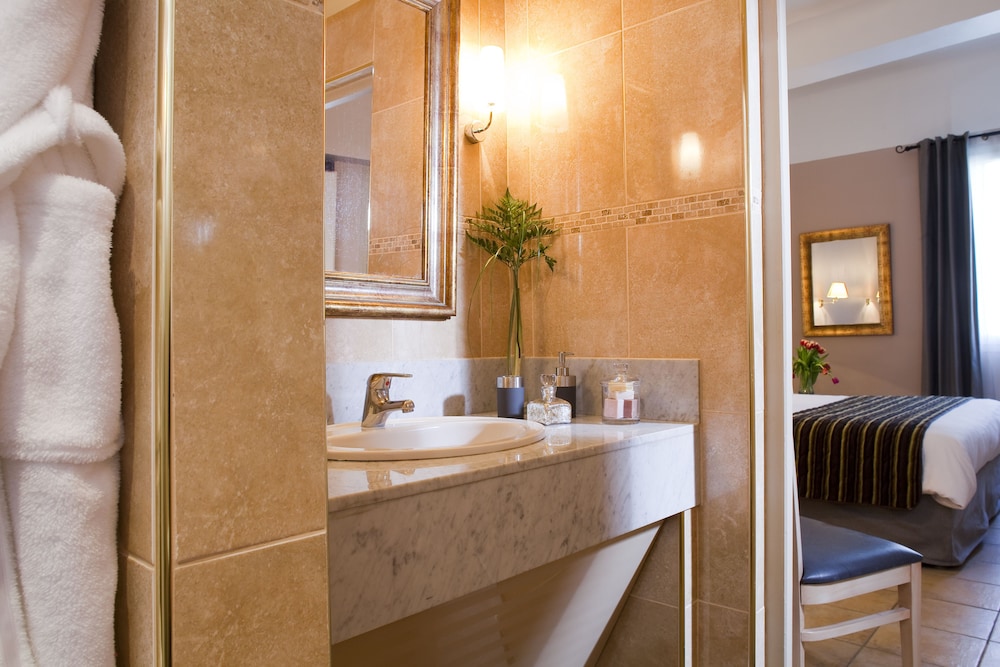 Hotel Artea 27/28