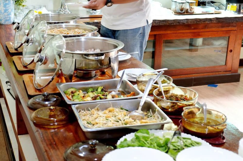 Baan Na Khon Hotel 25/30