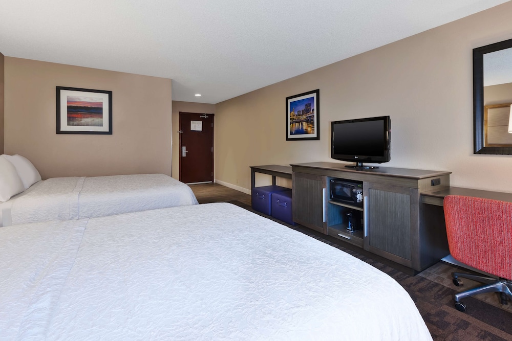 Hampton Inn Waterbury Ct 8/22