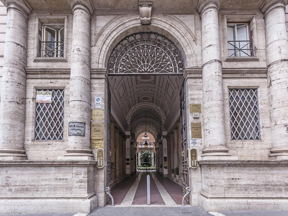 Hotel Regina Giovanna 45/49