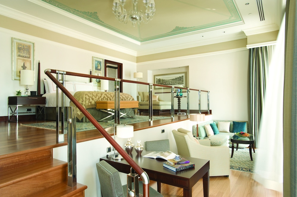 Four Seasons Hotel Istanbul at the Bosphorus 67/80