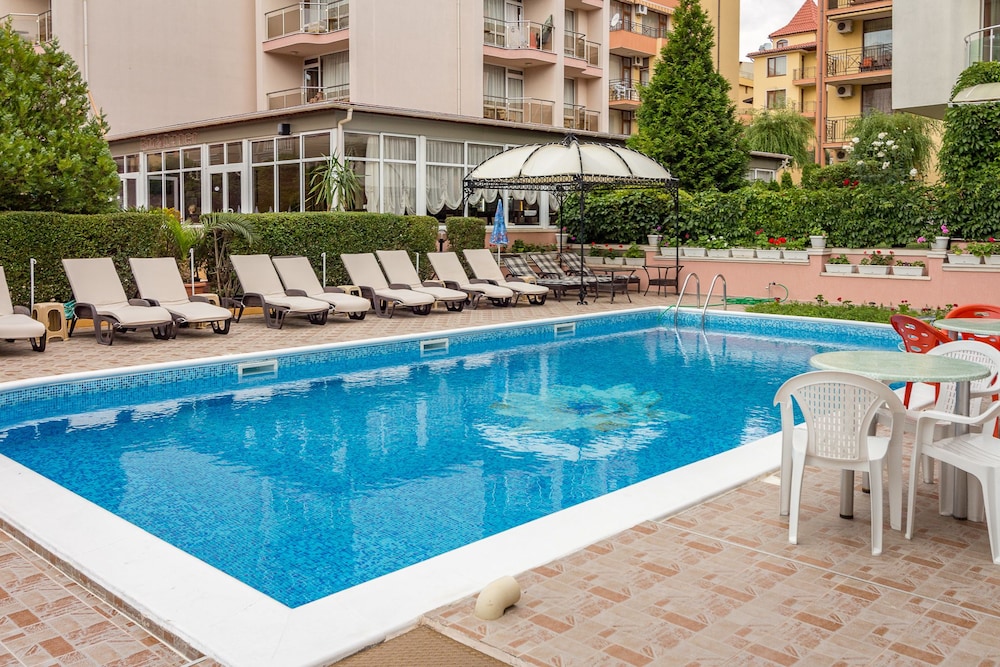 FAMILY HOTEL VENERA 5/48