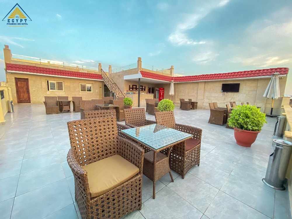 Egypt Pyramids Inn 3/50