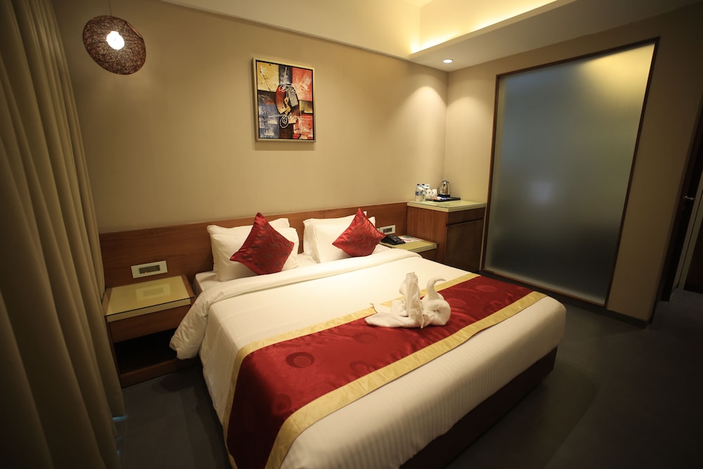 The Byke Delotel, Borivali 8/39