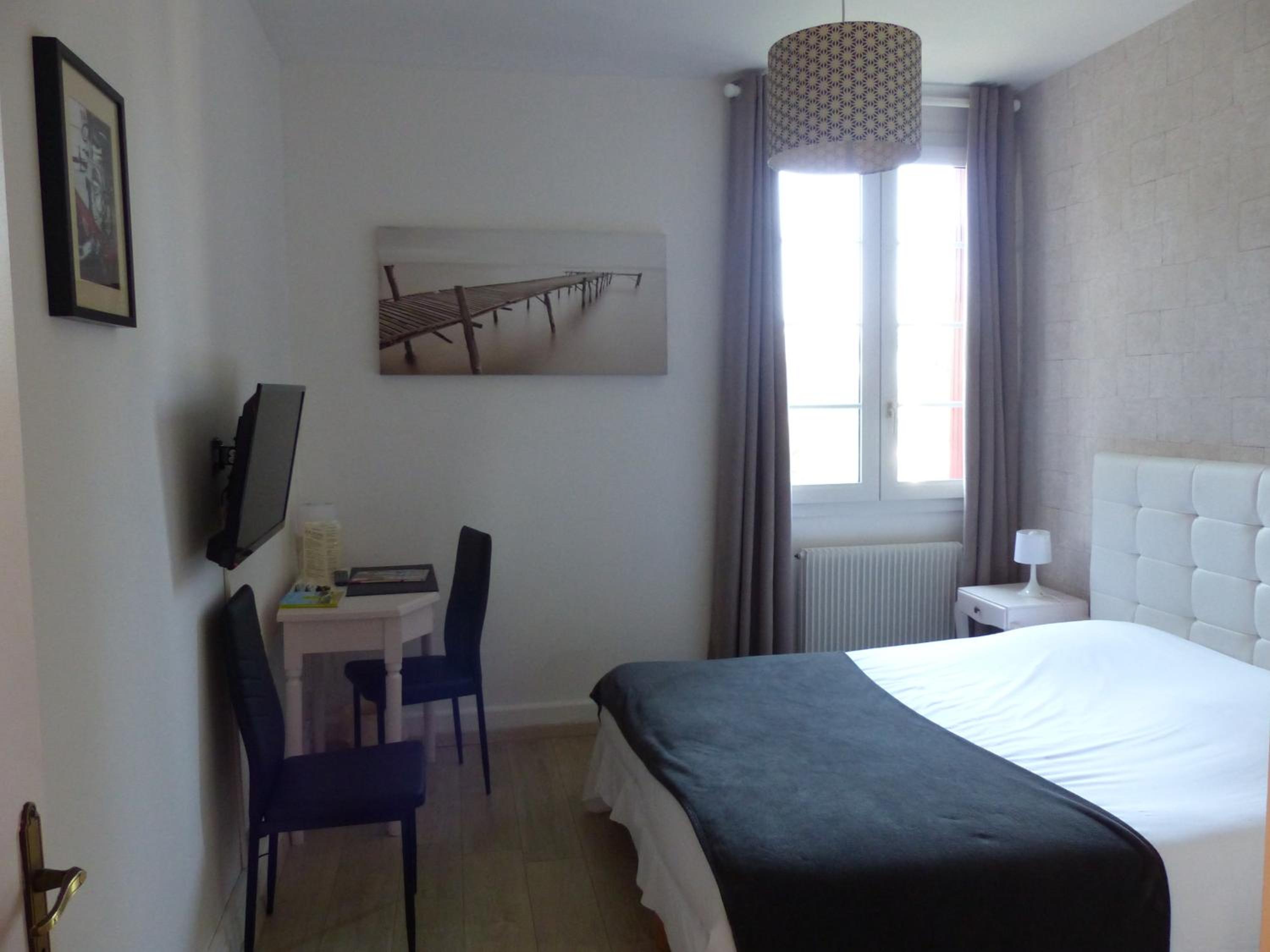 HOTEL AU COLOMBIER DU TOURON 13/23