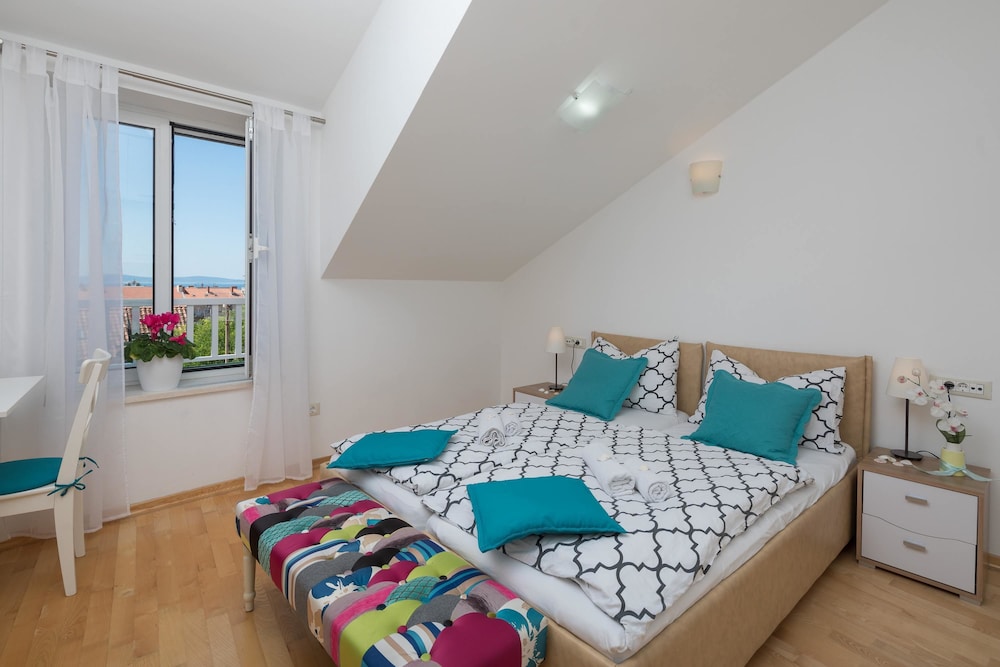Split Center Suites 20/66