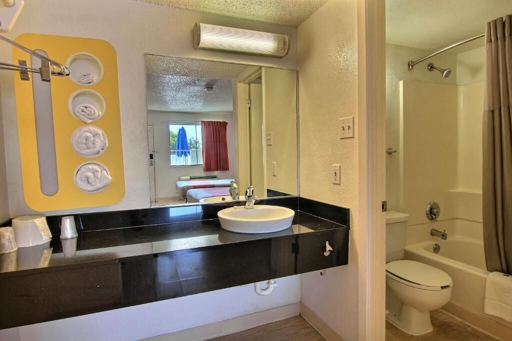 Motel6 Austin, TX 51/51