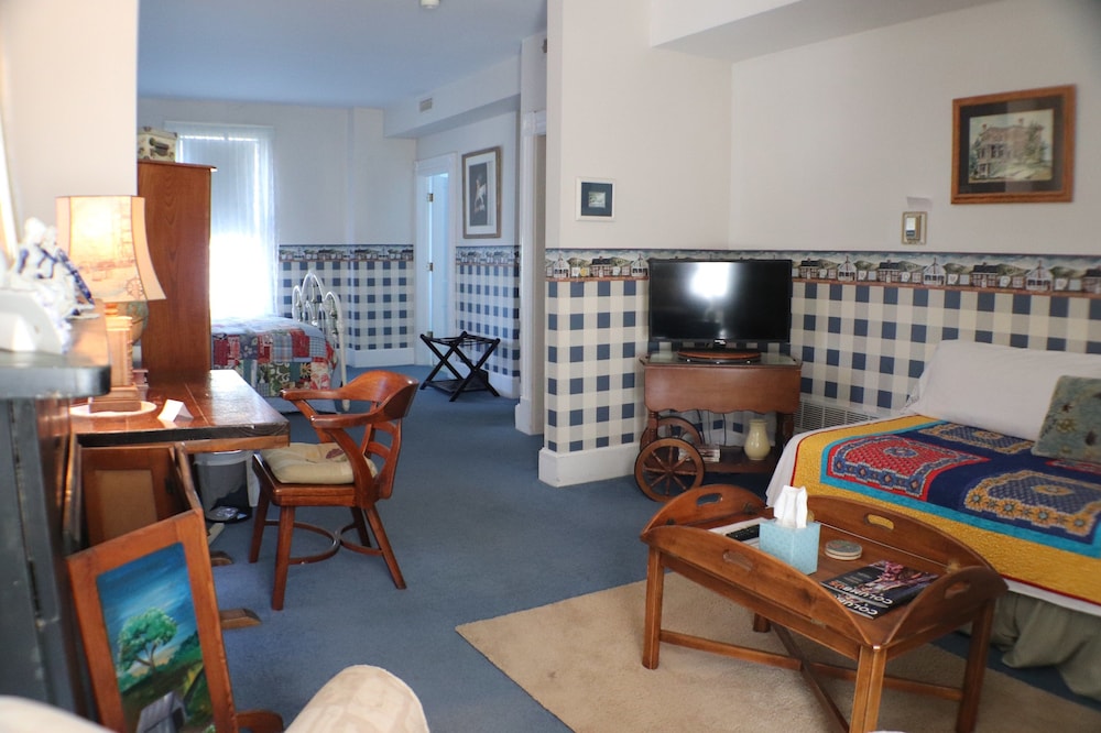 50 Lincoln Short North Bed and Breakfast 62/71