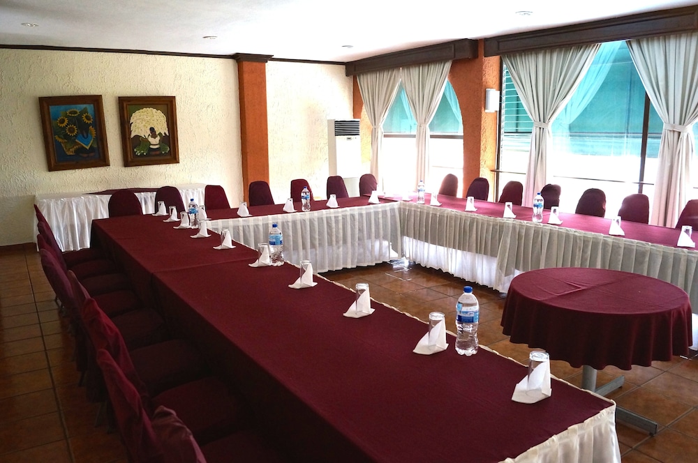 Villa del Sol and Suites 52/62